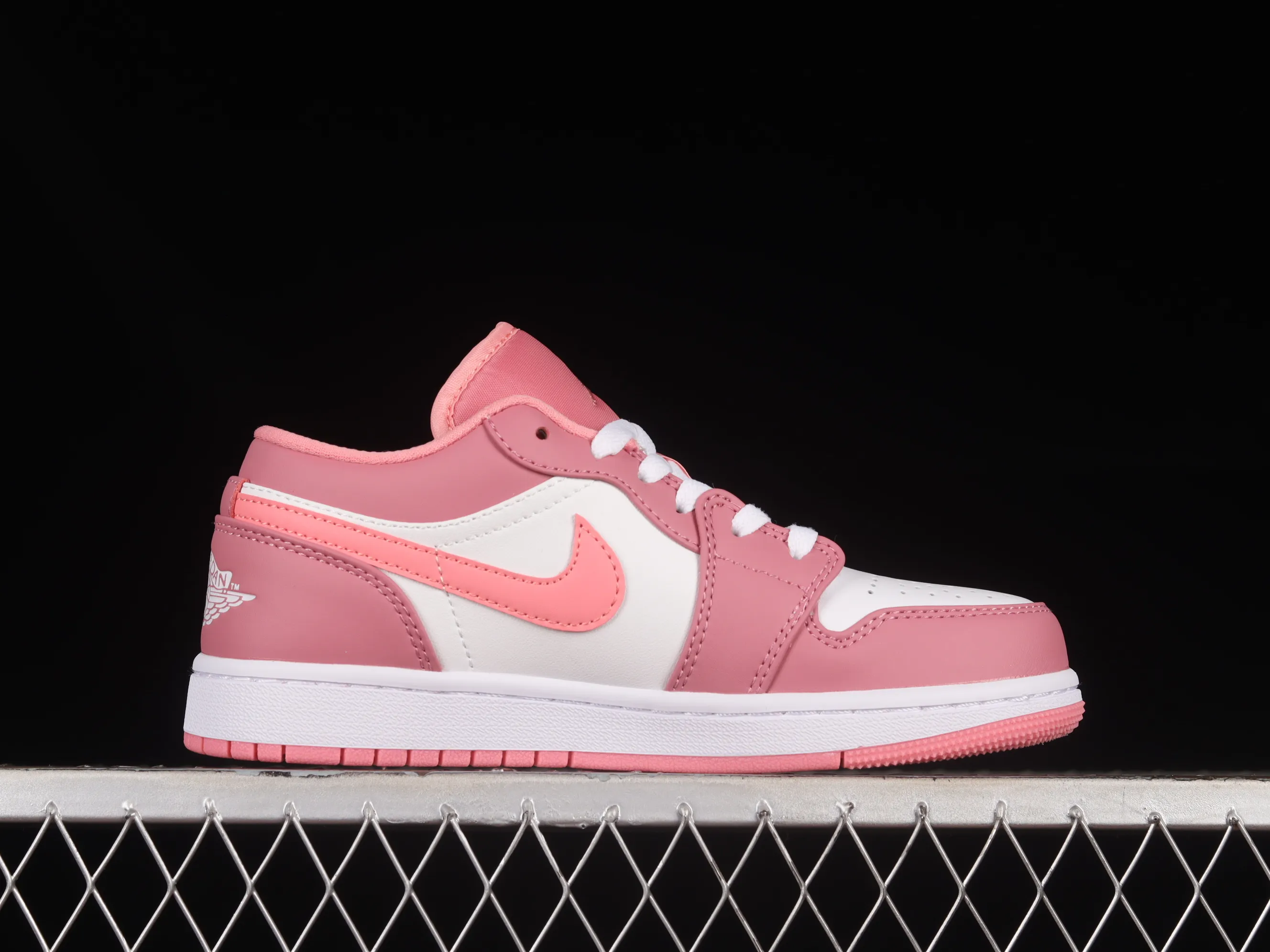 All categories Air Jordan Jordan series basketball shoes Air Jordan 1 Low Z version Air Jordan 1 Low "Desert Berry" AJ1 Joe 1 pink and white low-top cultural basketball shoes 553560-616
